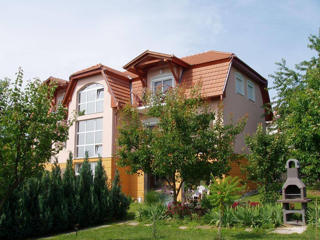 Katalin Apartmanház Zalakaros Exterior foto